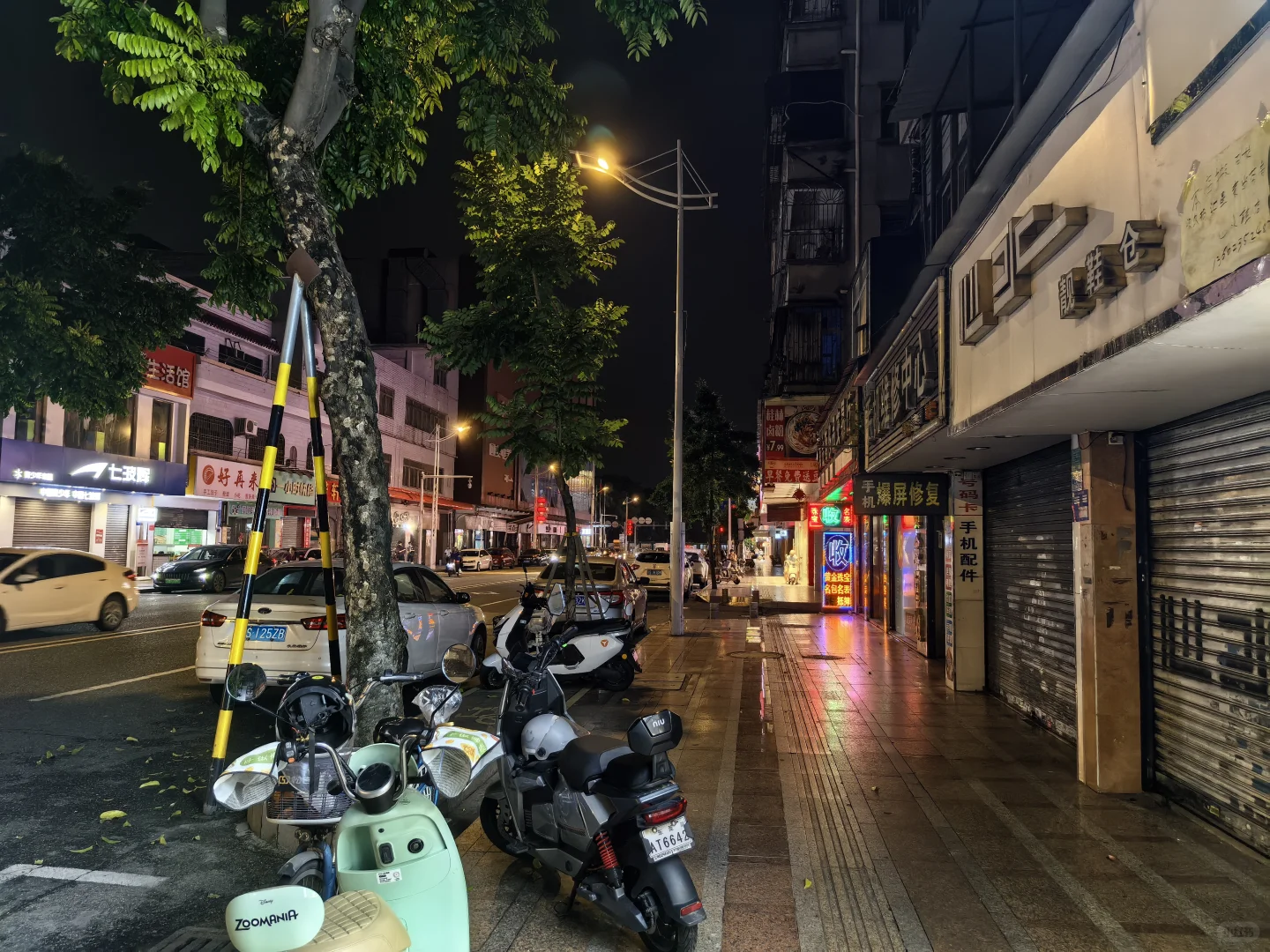 石龙奶茶店旺铺转让，8000转，租金1700