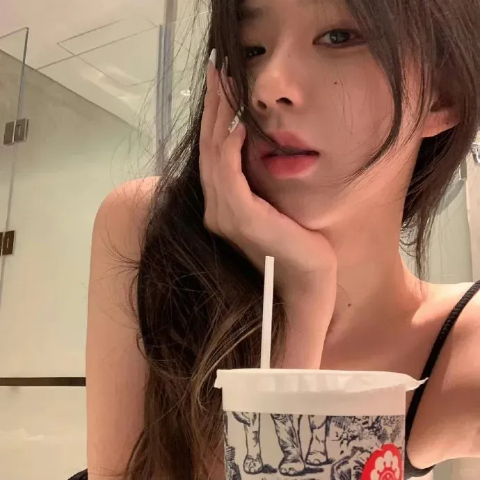 甜妹专属氛围感𝑾𝒆𝑪𝒉𝒂𝒕头像