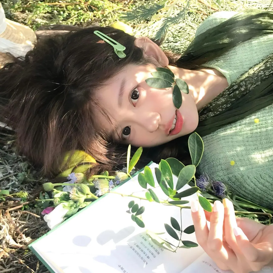 𝙒𝙚𝘾𝙝𝙖𝙩 / 女头➕背景图🌸