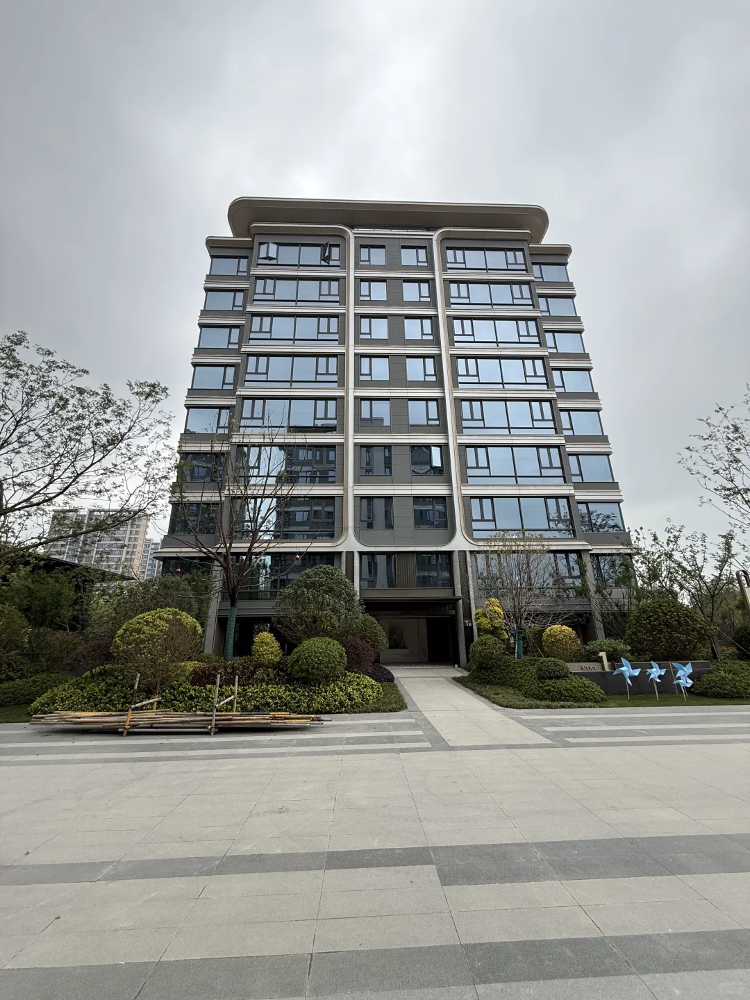 出包河130平4室电梯洋房🏡，198万（不议价）