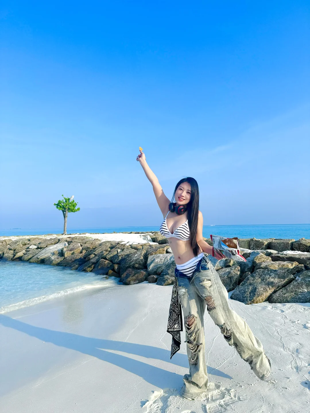 海岛穿搭分享！比基尼👙潮酷牛仔裤👖