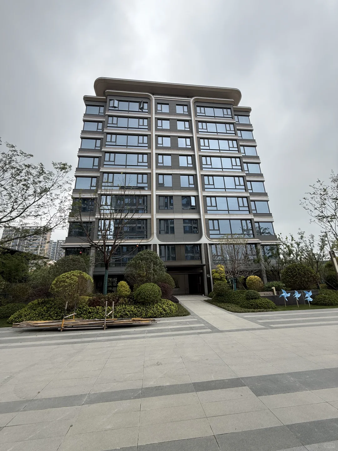 出包河130平4室电梯洋房🏡，198万（不议价）