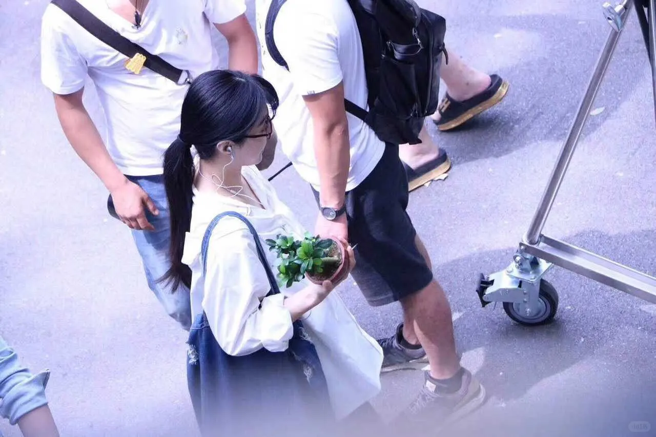 自行车后座是范冰冰，啥感受啊？2018年南京
