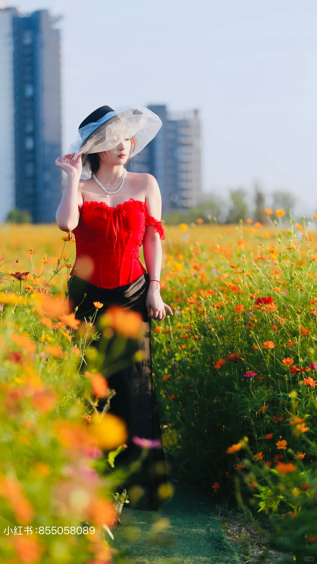 红装繁花共娇艳 于兴隆湖花海间