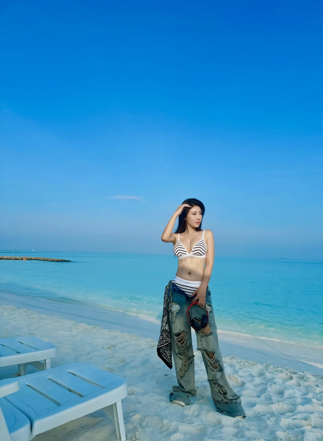 海岛穿搭分享！比基尼👙潮酷牛仔裤👖
