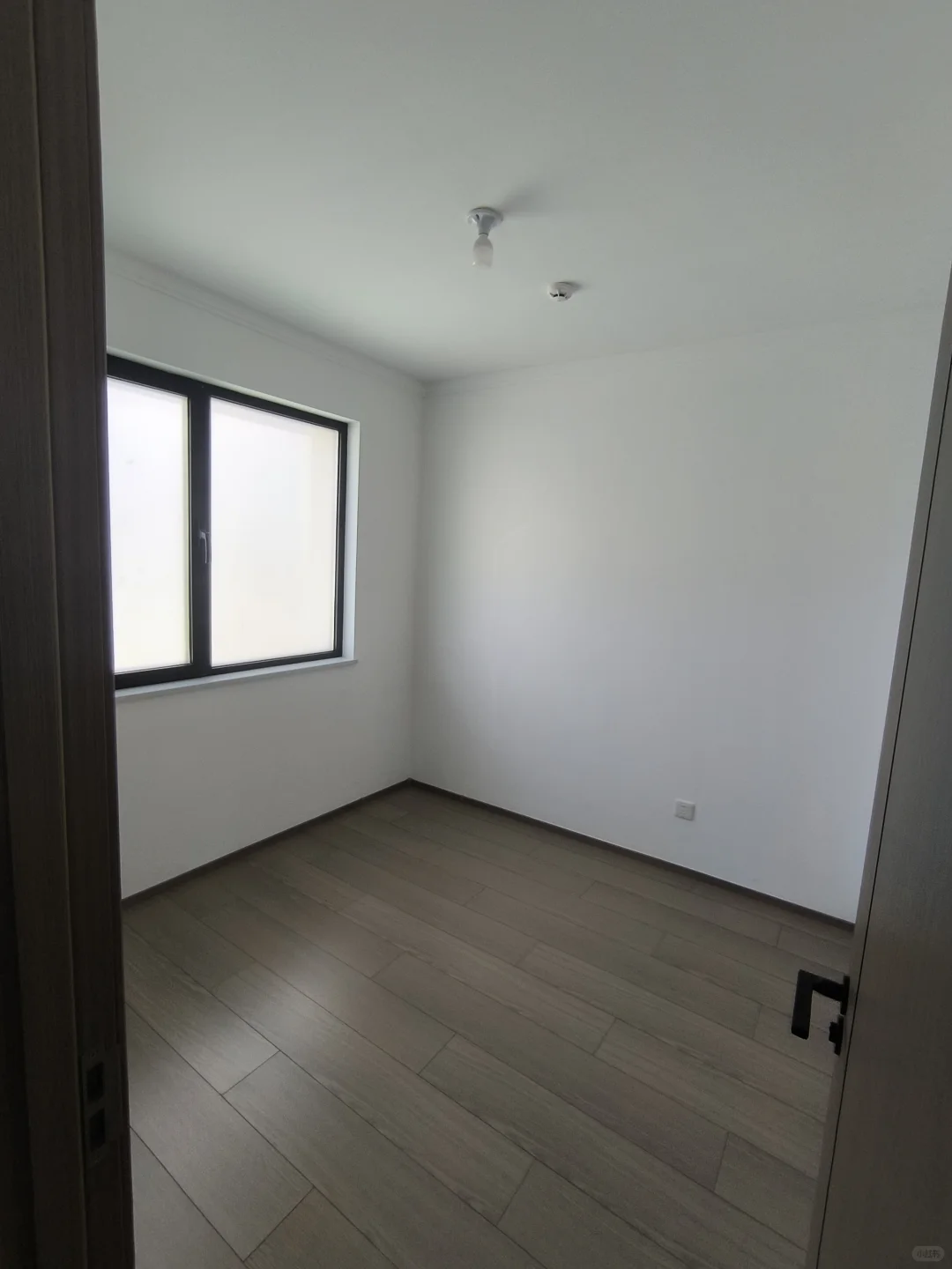 距离大明湖700米，新房随时入住，出售