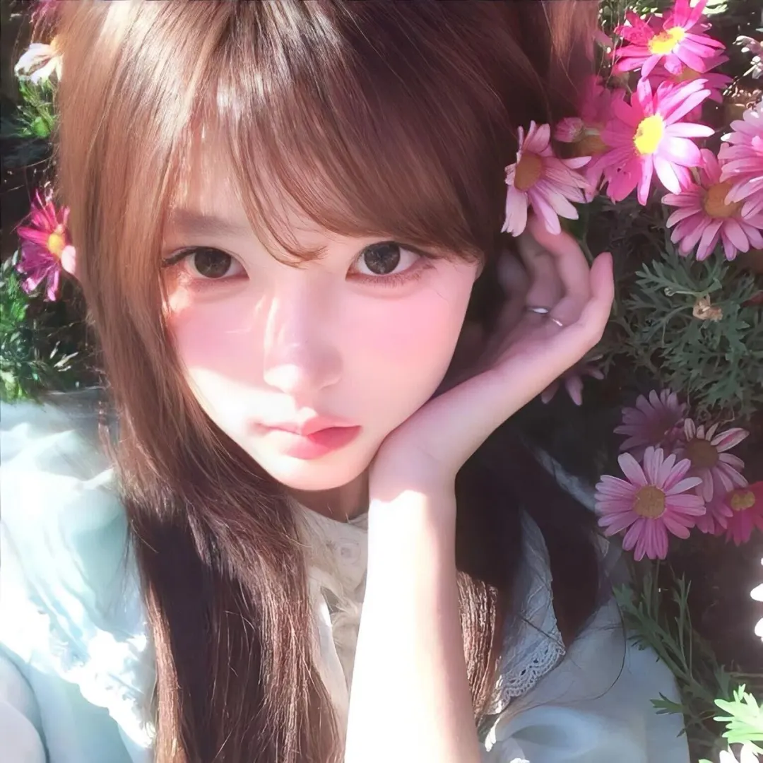 𝙒𝙚𝘾𝙝𝙖𝙩 / 女头➕背景图🌸