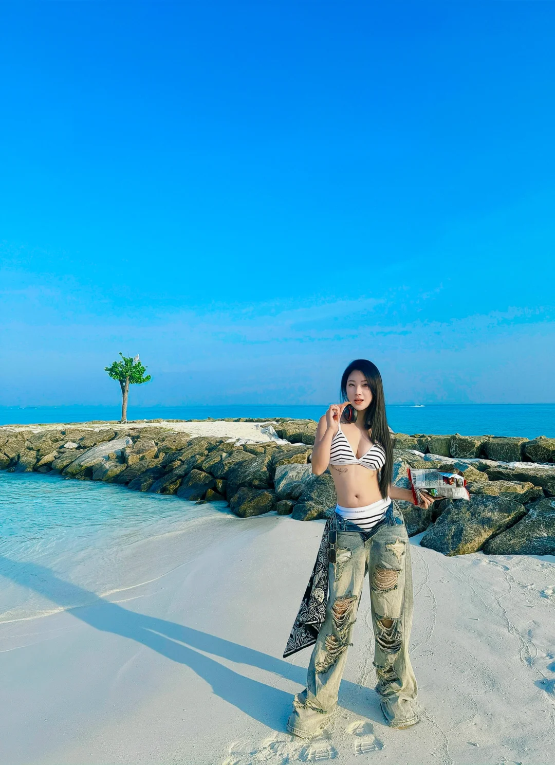 海岛穿搭分享！比基尼👙潮酷牛仔裤👖