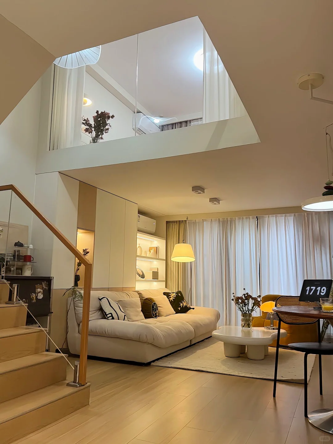 住进了一个超好看的loft🏠