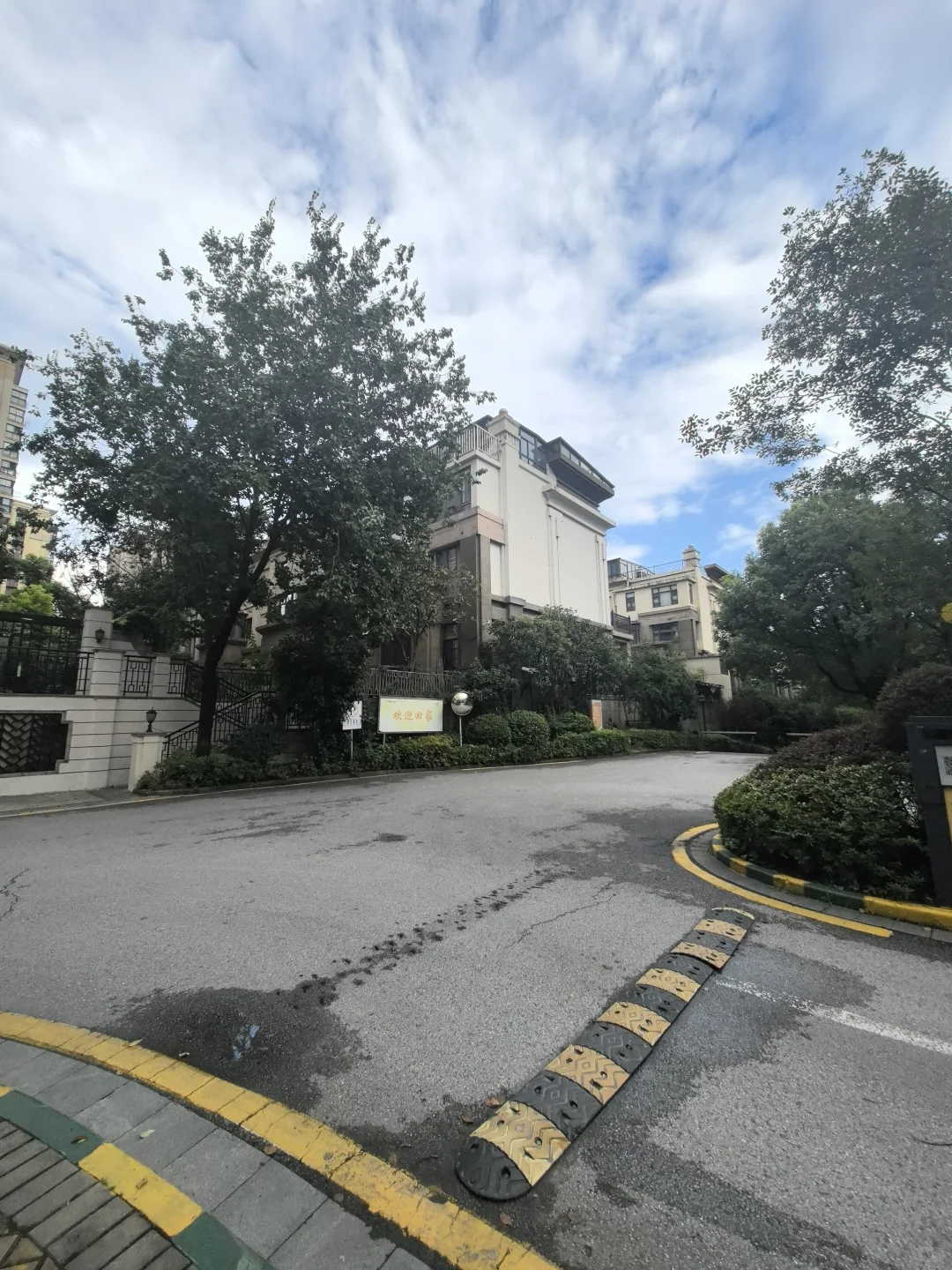刚刚高层的同户型卖337 这套小高层少20万出