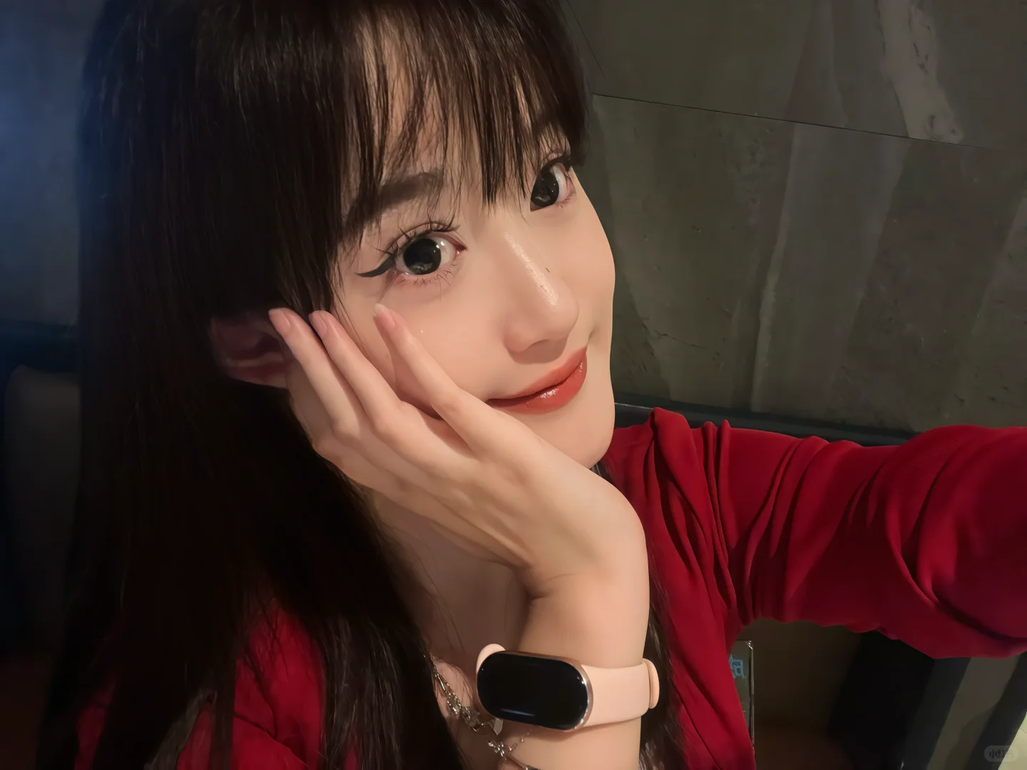 感觉红色真的显得人特别明媚娇艳