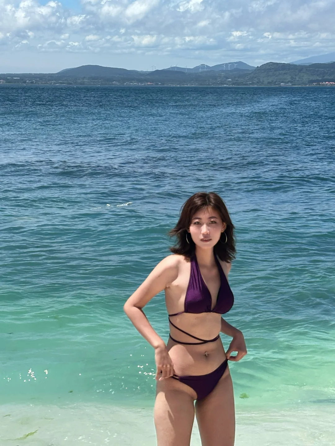 人生第一次穿比基尼在济州岛。咋这么热。