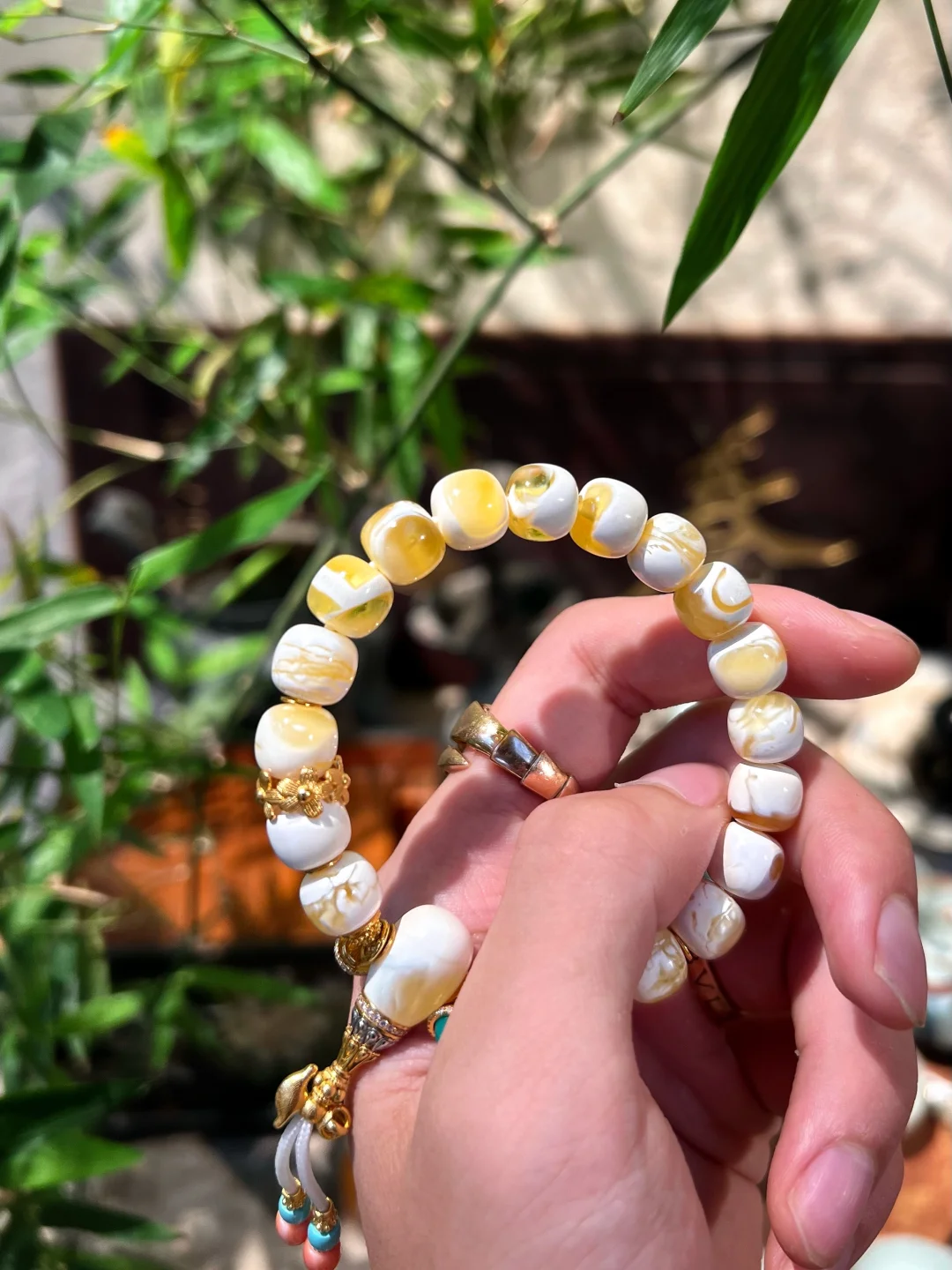 可是它美的发光🌟娇艳动人蜜蜡届的“白富美”