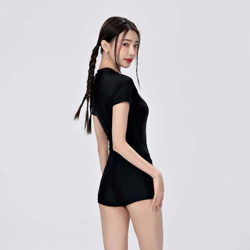 泳衣女连体2024年新款大码显瘦平角专业