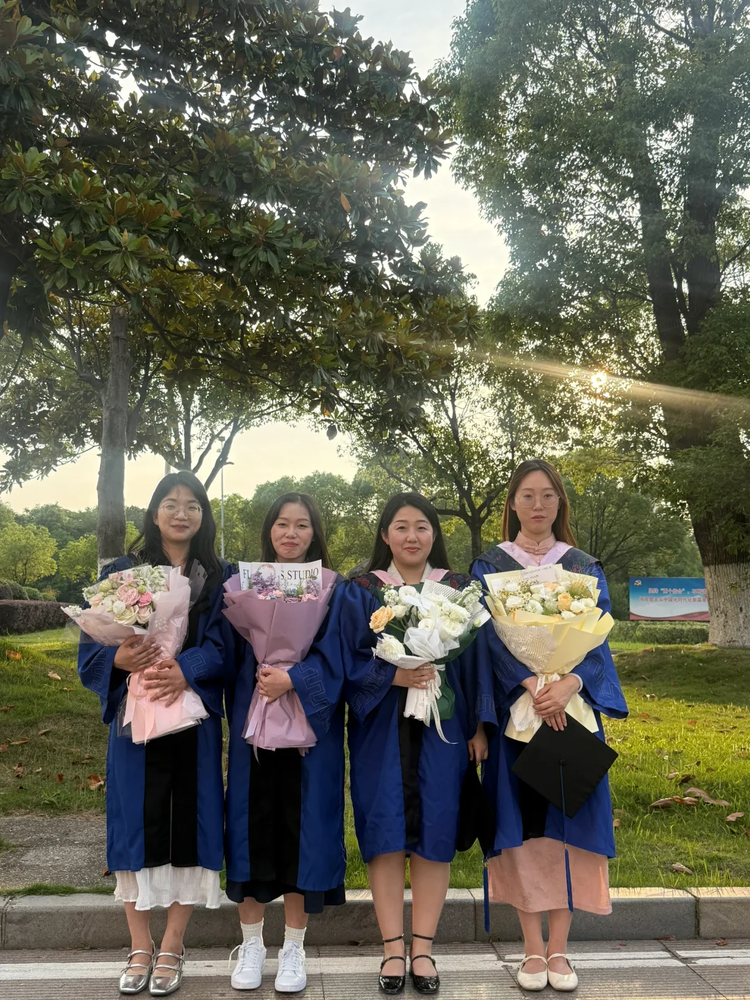 至此，我的学生时代正式落下帷幕。