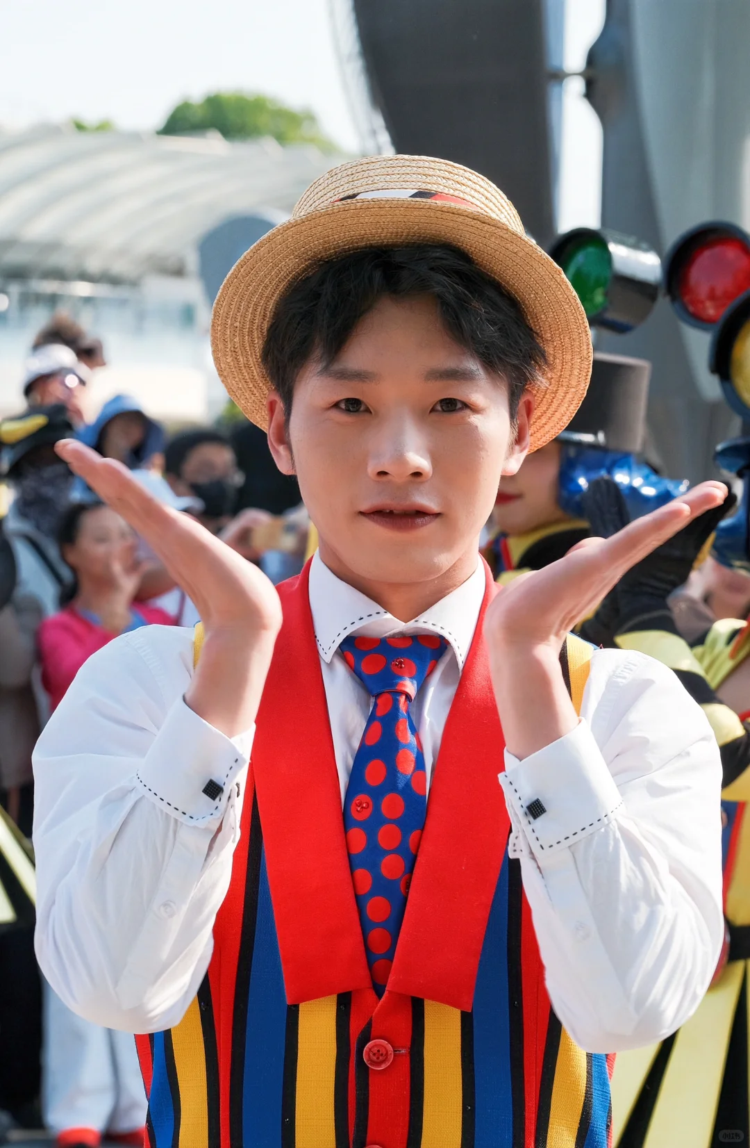 抛媚眼给xx看😉