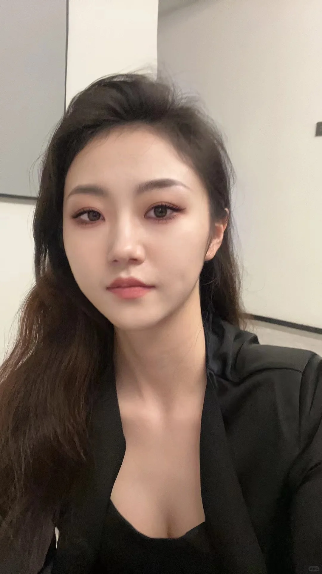 温柔中带着酷飒的黑