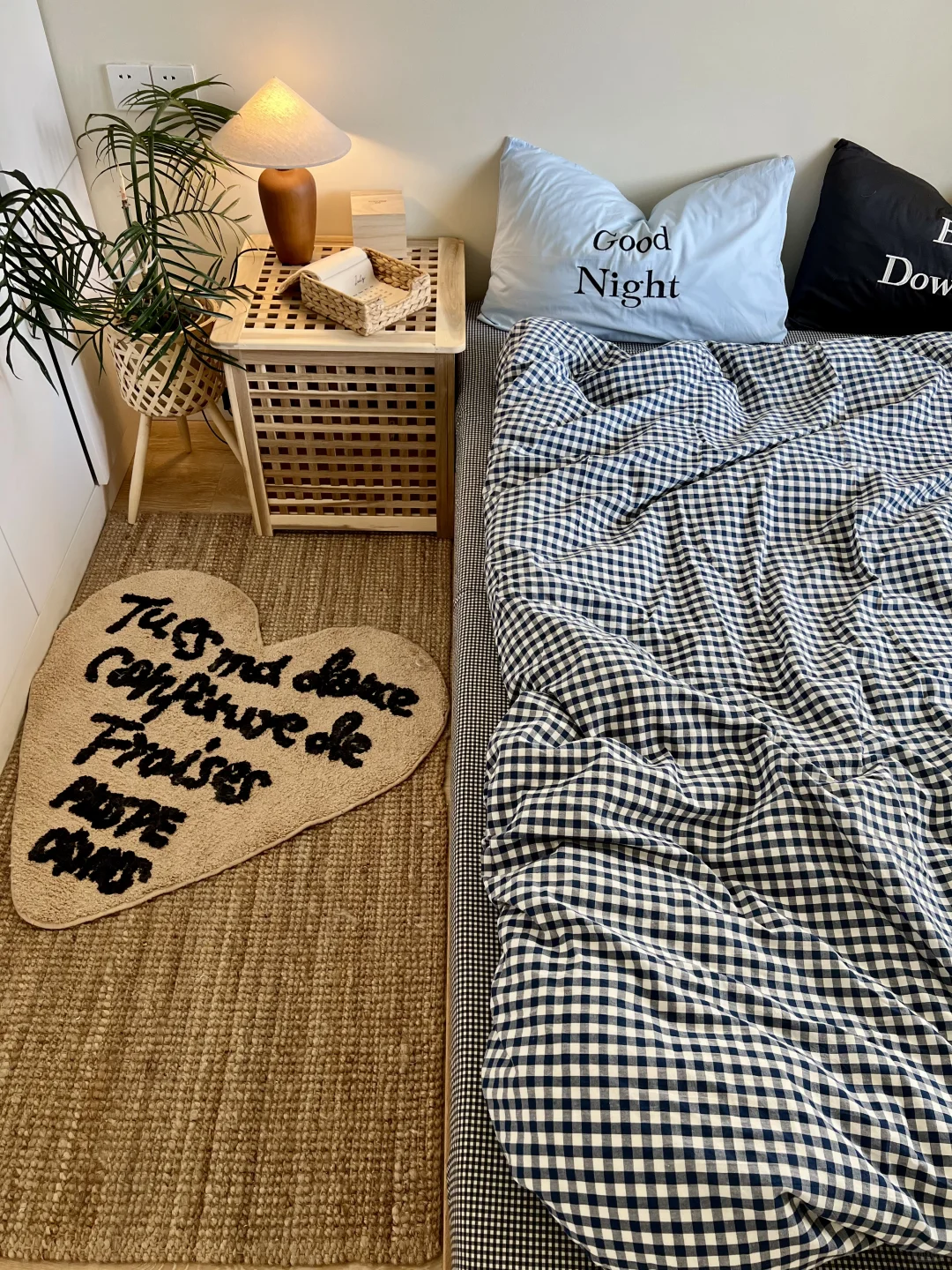 小户型卧室🧺｜已经收拾完毕，迎接快乐周末🥰