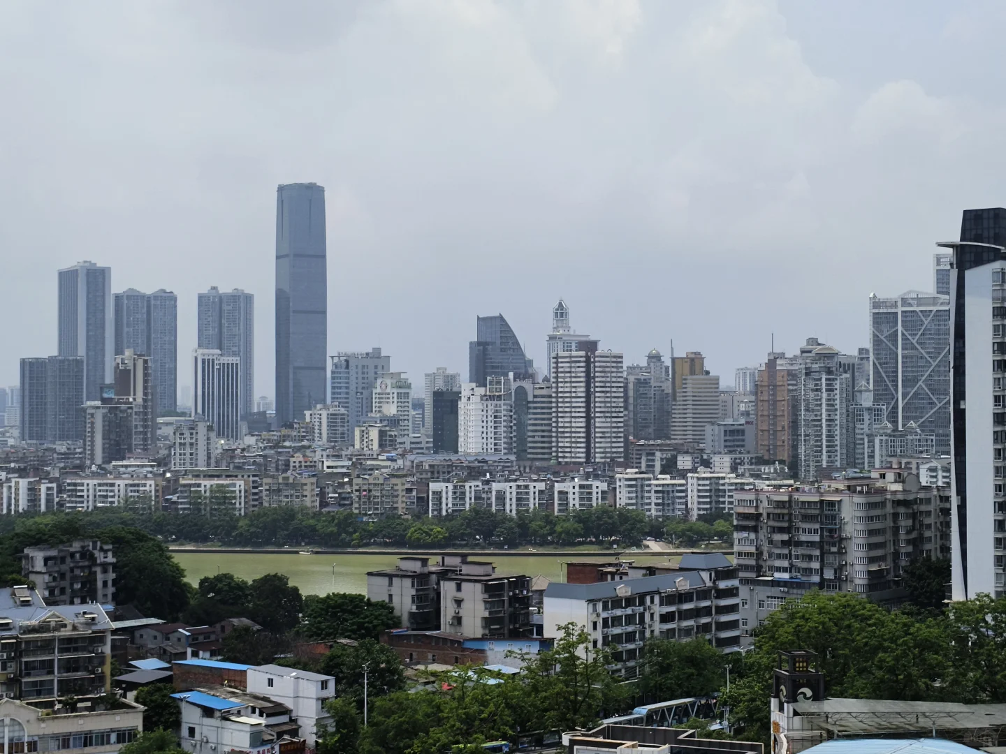 不到20万的快乐柳州拿下50平温馨景观大单间