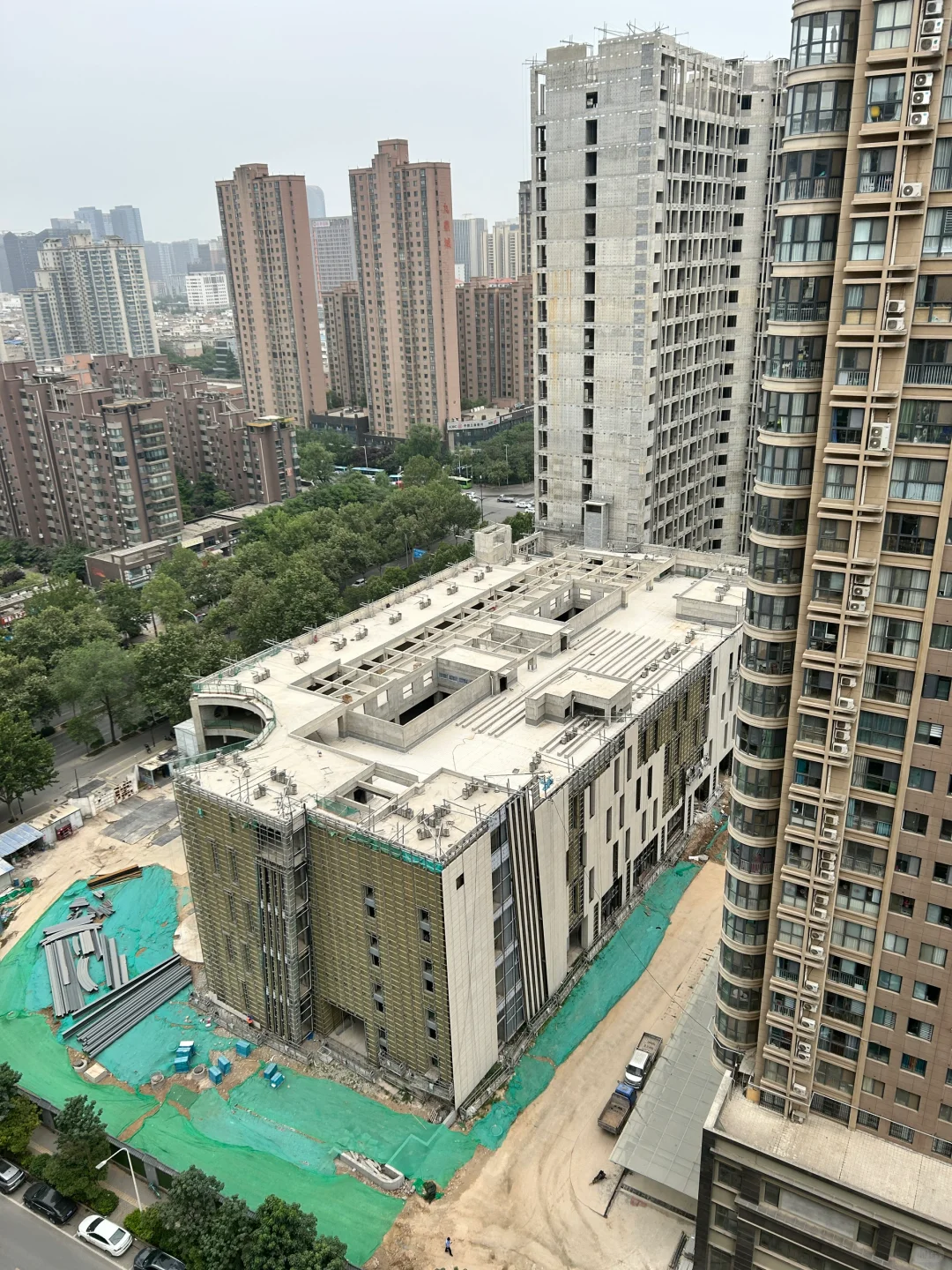 天天施工吵死了吵死了！！！！