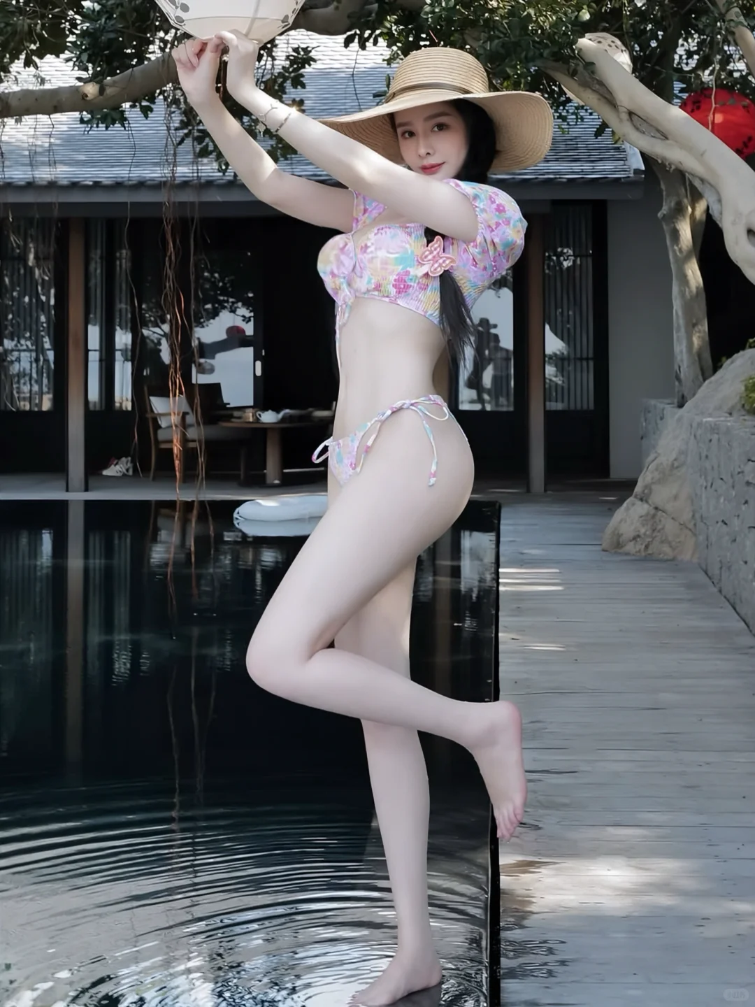显白又吸睛！粉色比基尼在海边和酒店最出片！