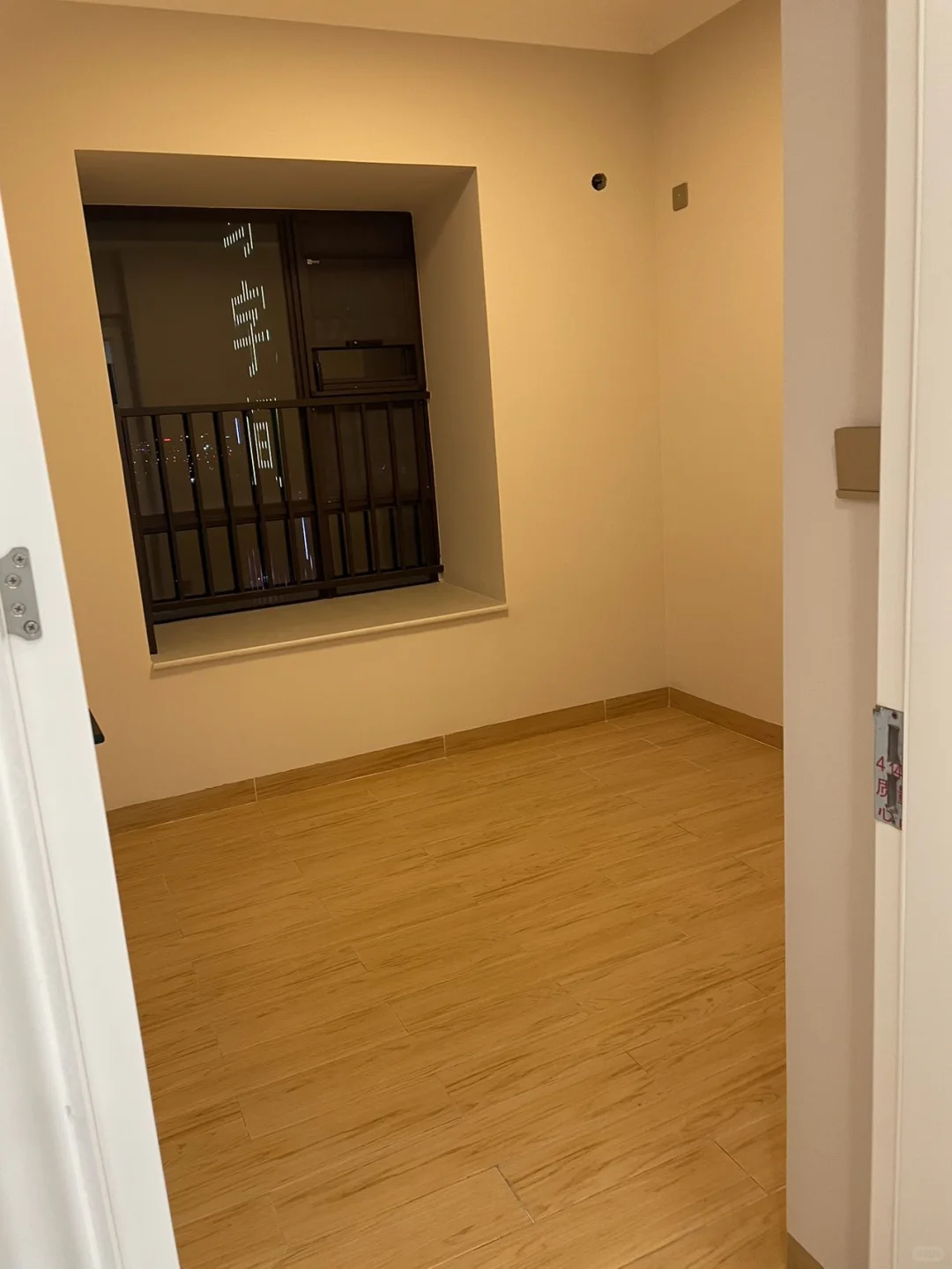 三房两厅小区房出租，新房