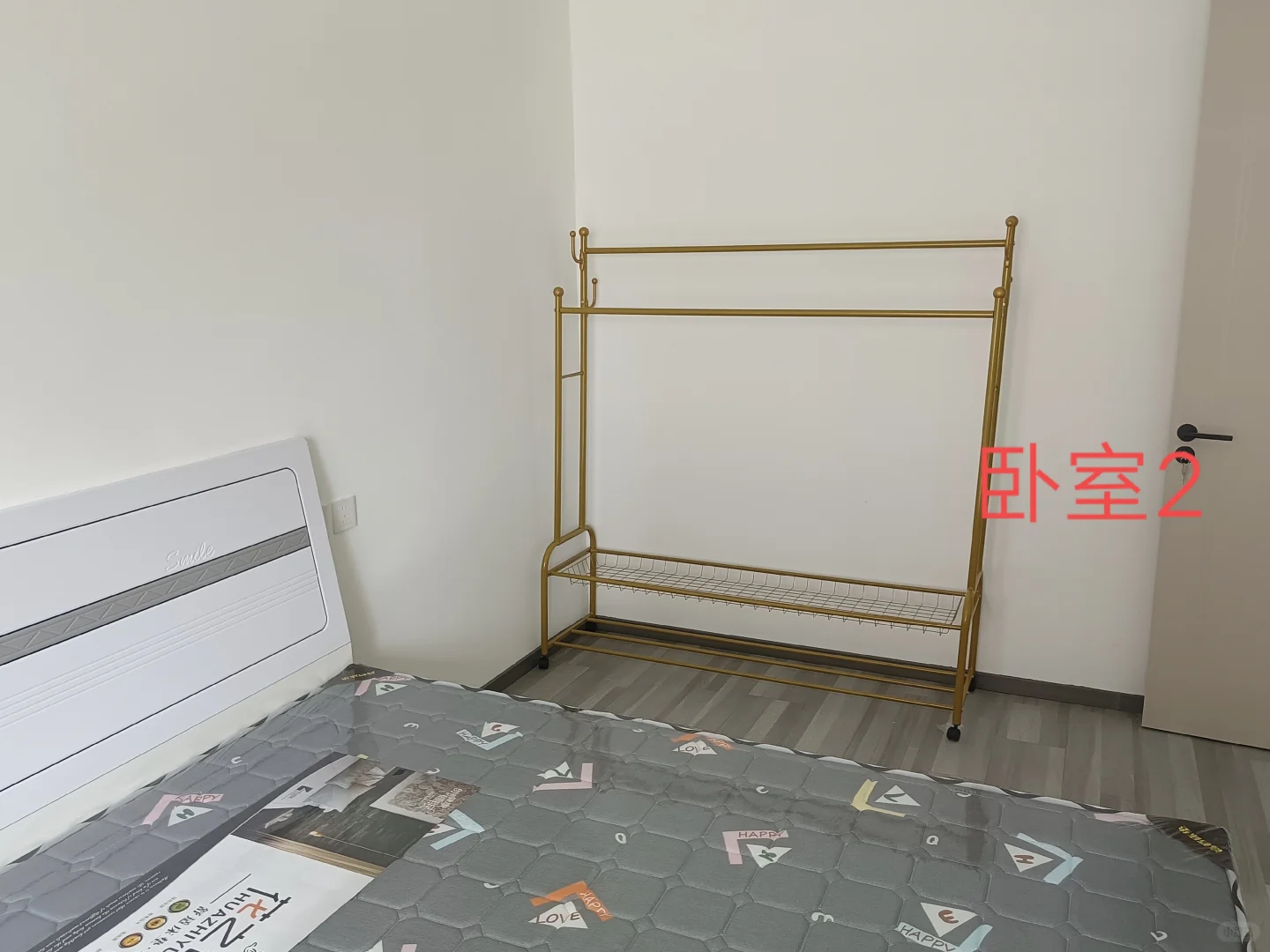 新房首租，设施完善，家具家电齐全且全新。