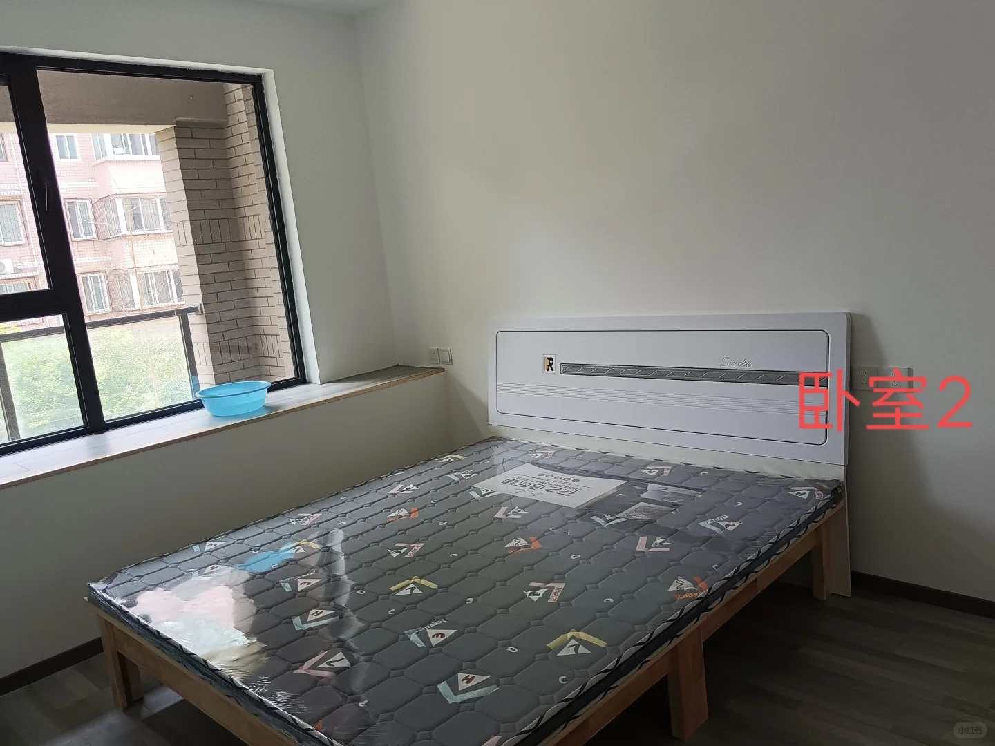 新房首租，设施完善，家具家电齐全且全新。