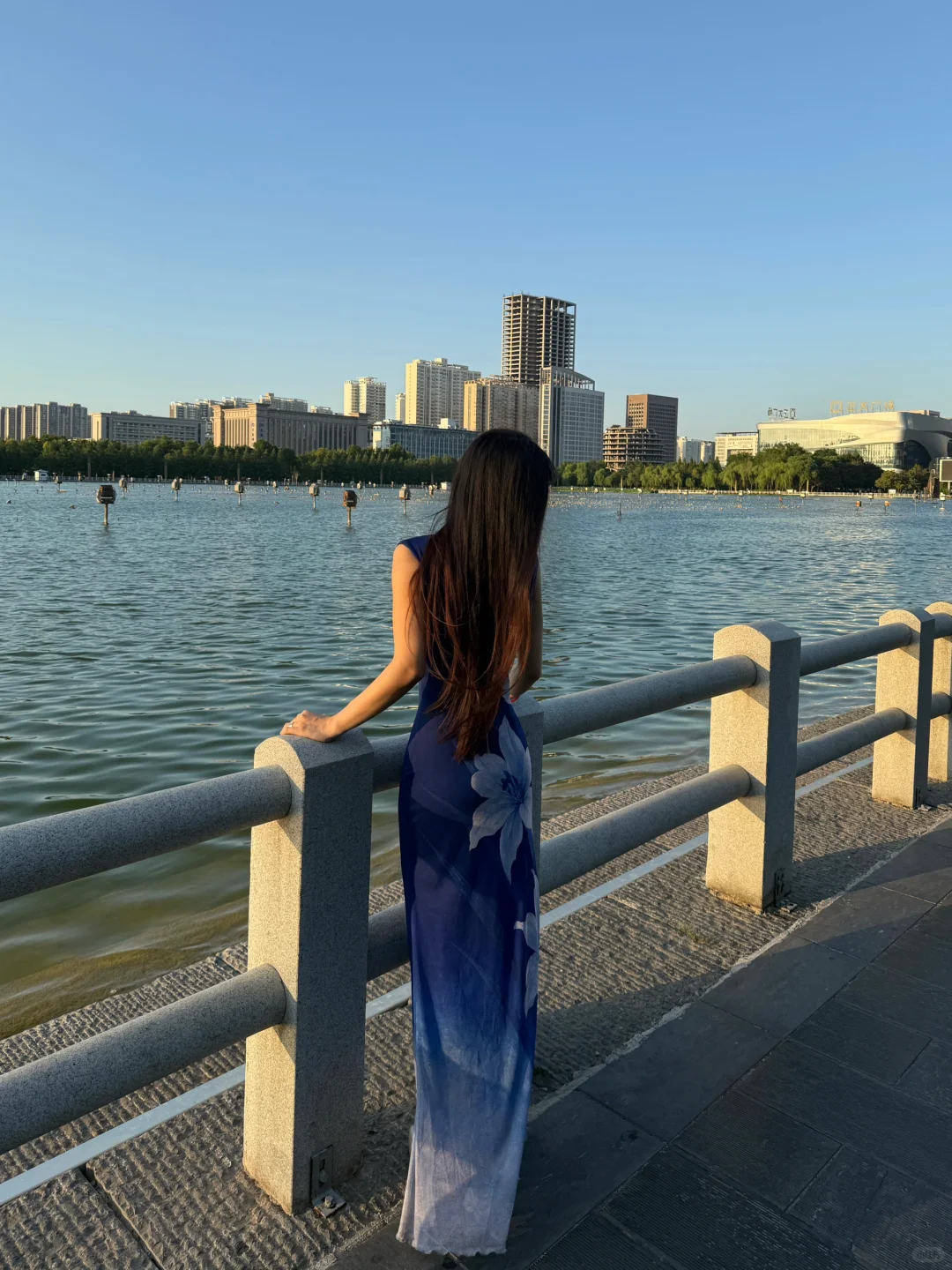 花小钱当大美女！80r蓝调绝美旗袍裙好显身材