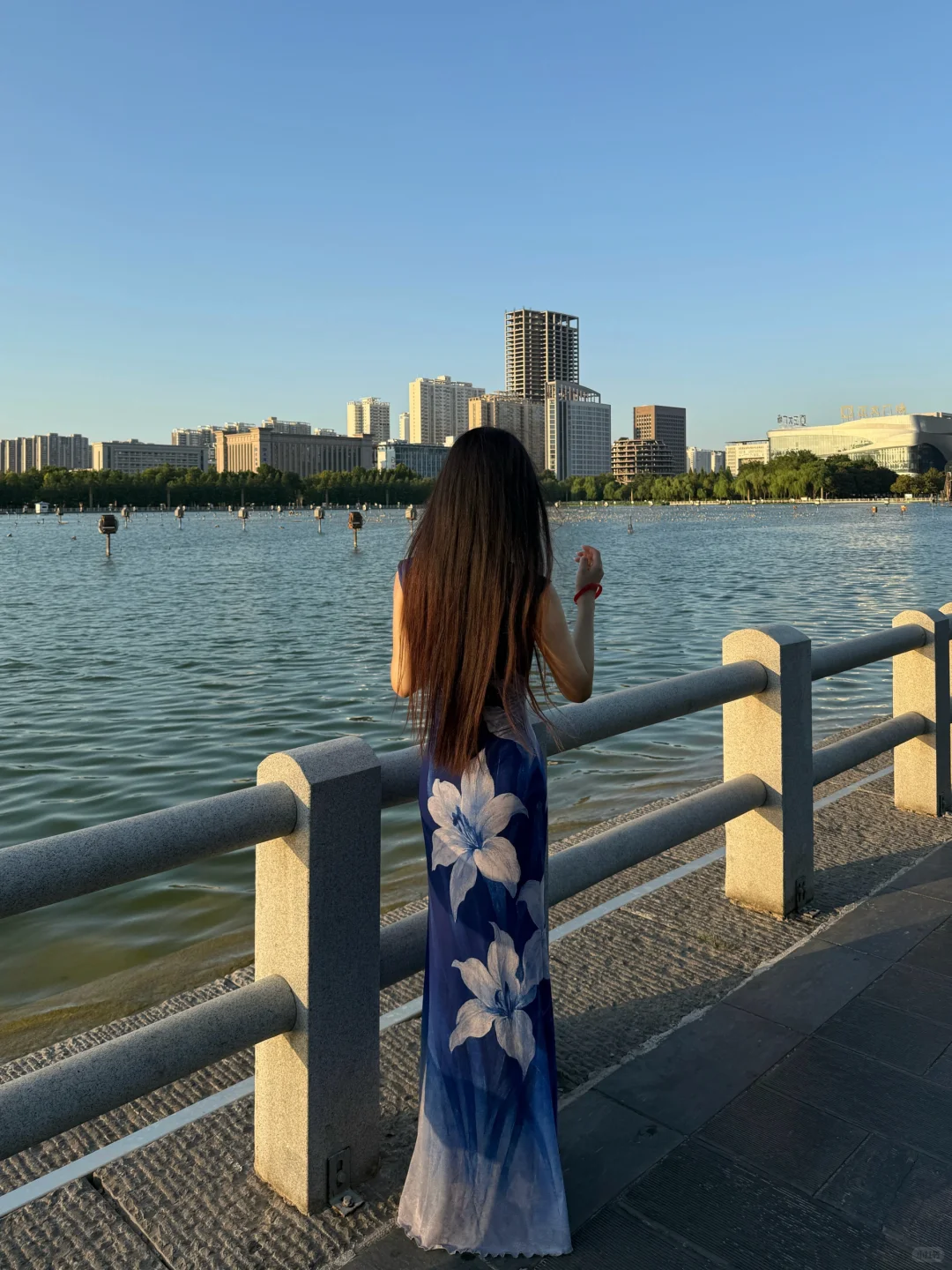 花小钱当大美女！80r蓝调绝美旗袍裙好显身材