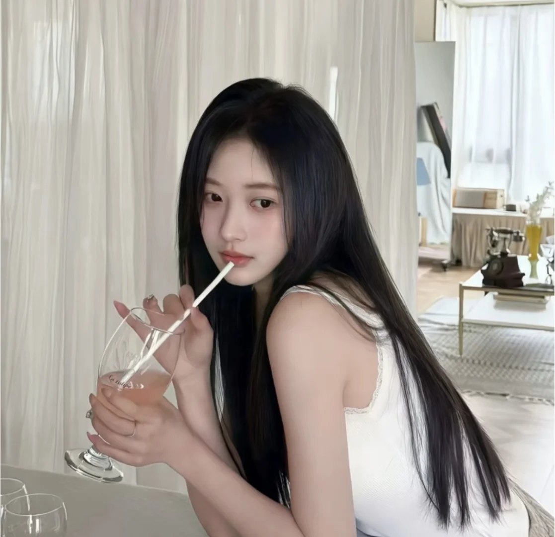𝙒𝙚𝘾𝙝𝙖𝙩｜白开水女头