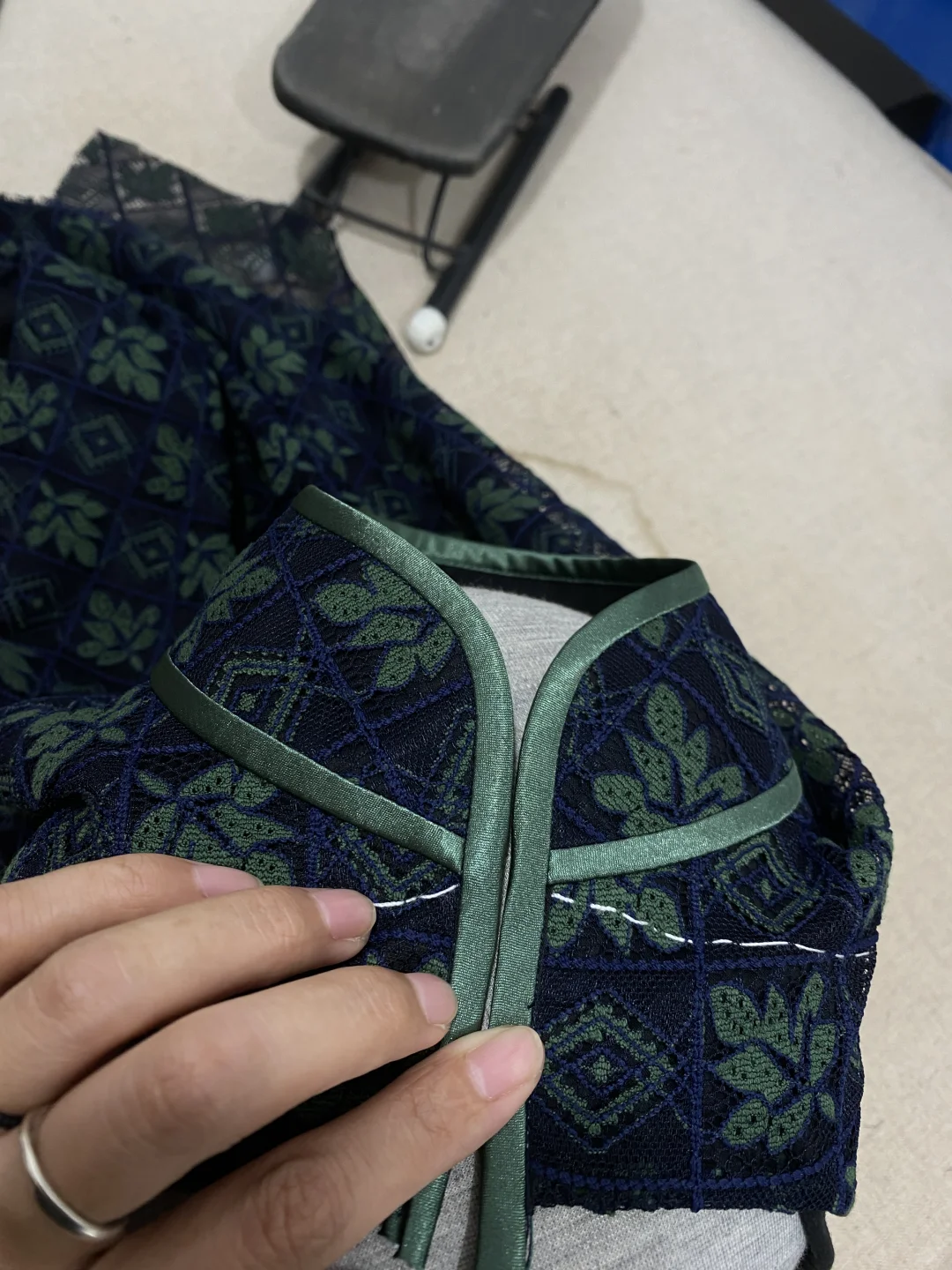 给157的小个子邻居姐妹做的蕾丝旗袍