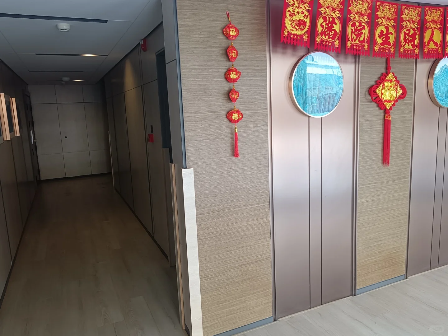 新房首租，设施完善，家具家电齐全且全新。
