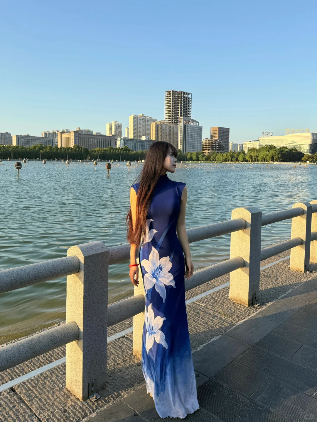 花小钱当大美女！80r蓝调绝美旗袍裙好显身材
