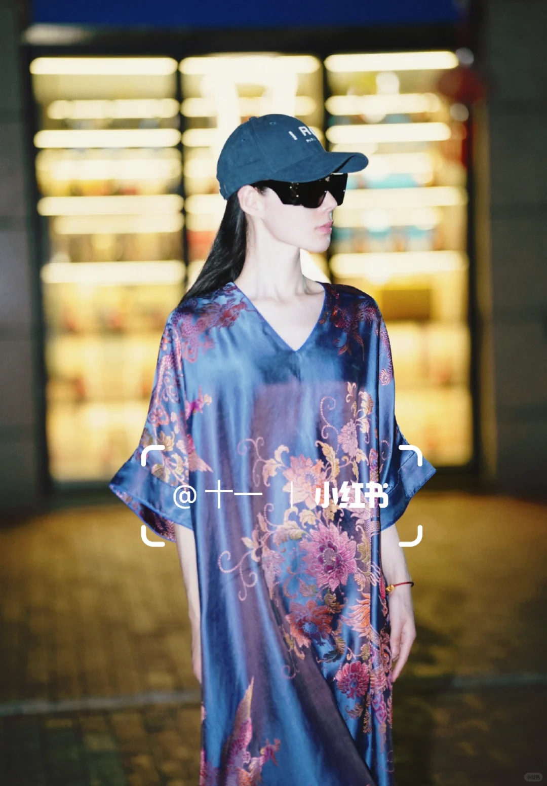 在街头偶遇一个仙仙的花姑娘～