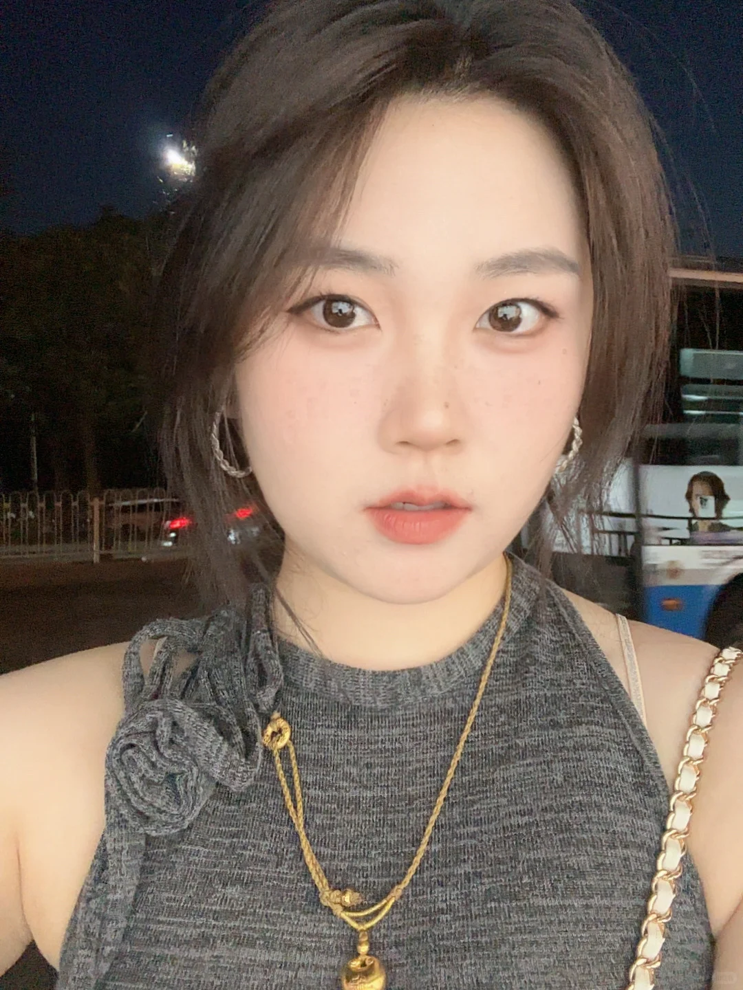 可爱与性感并存的美女罢了