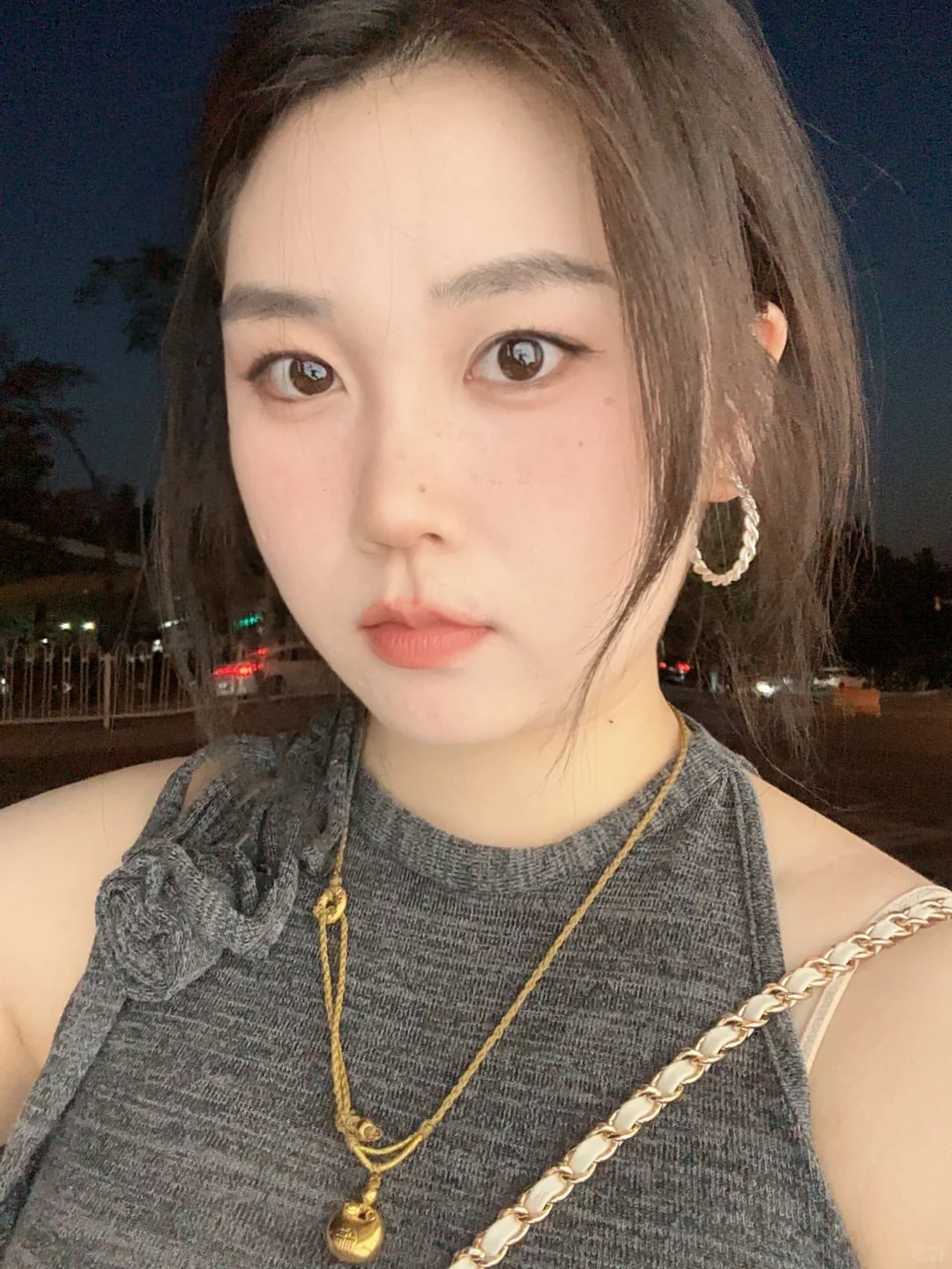 可爱与性感并存的美女罢了