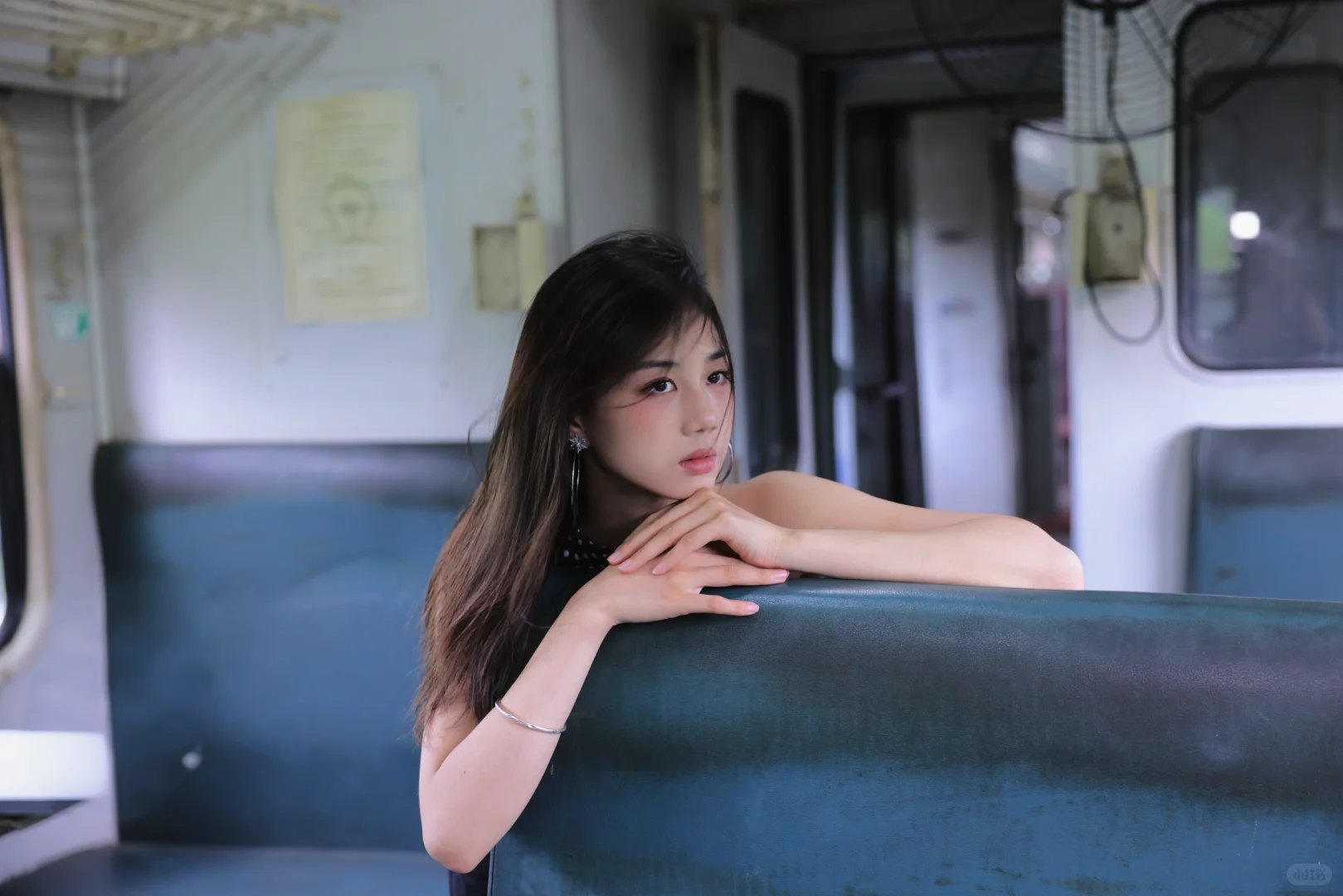 抬眸