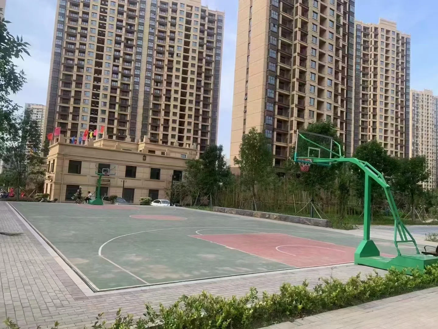 出租自家一楼大三房，可商用
