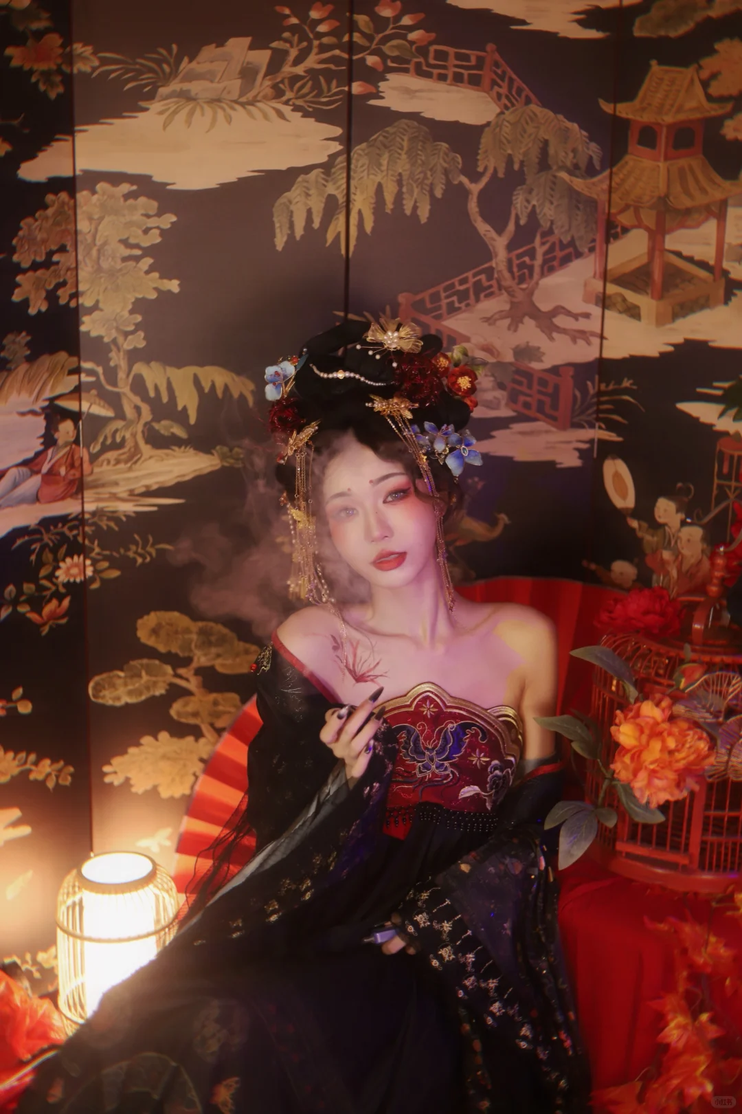 云想衣裳花想容…