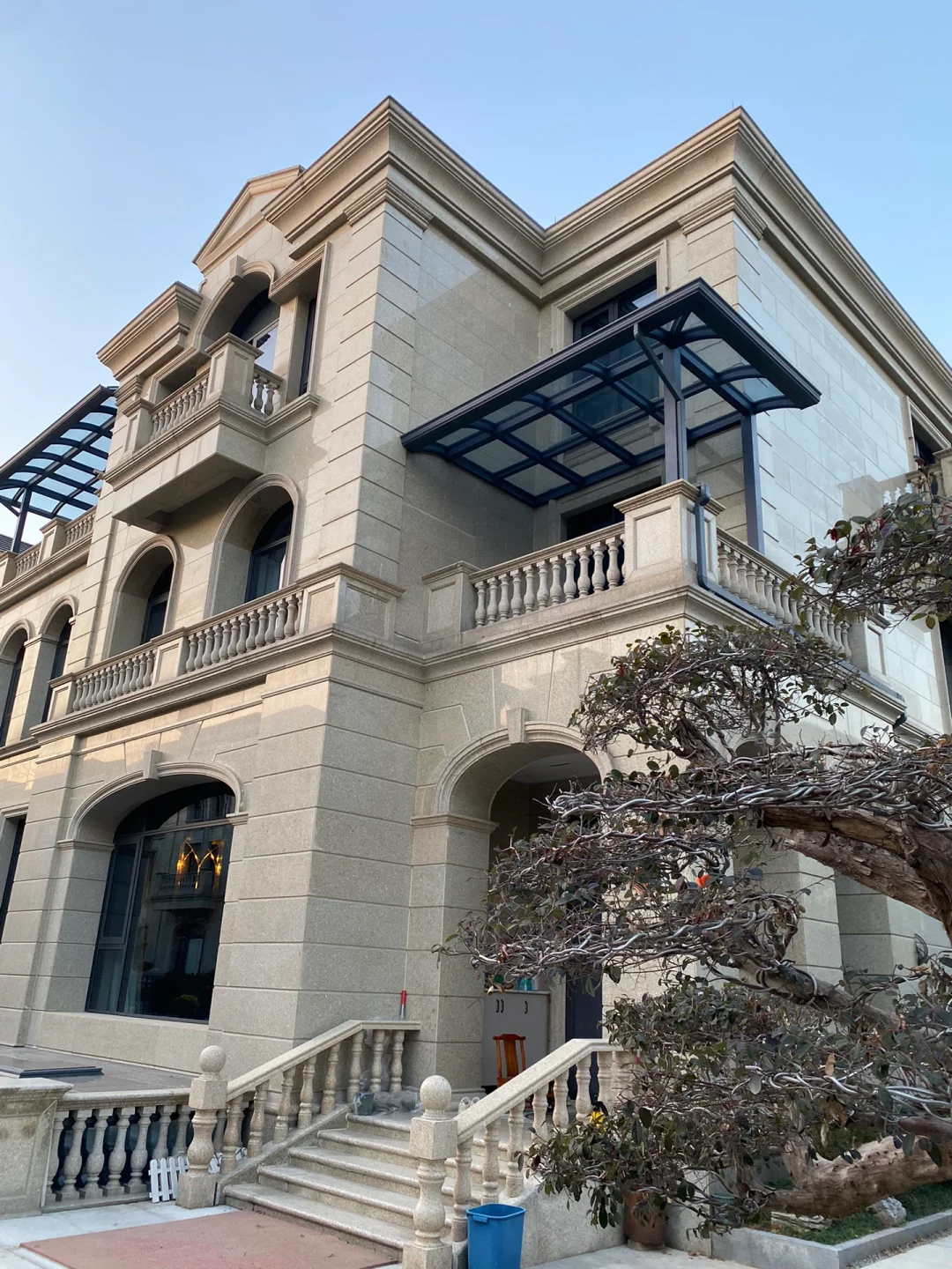 宅在这样的别墅里🏠这就是父母给女儿的底气