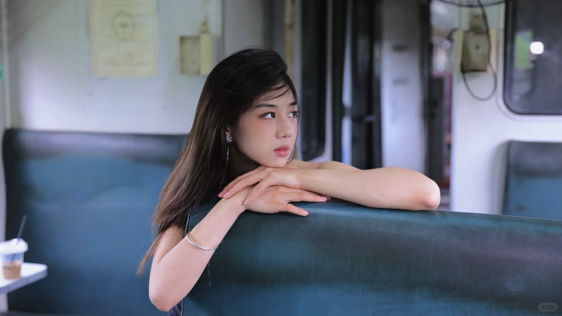 抬眸