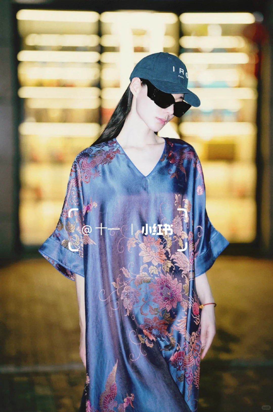 在街头偶遇一个仙仙的花姑娘～