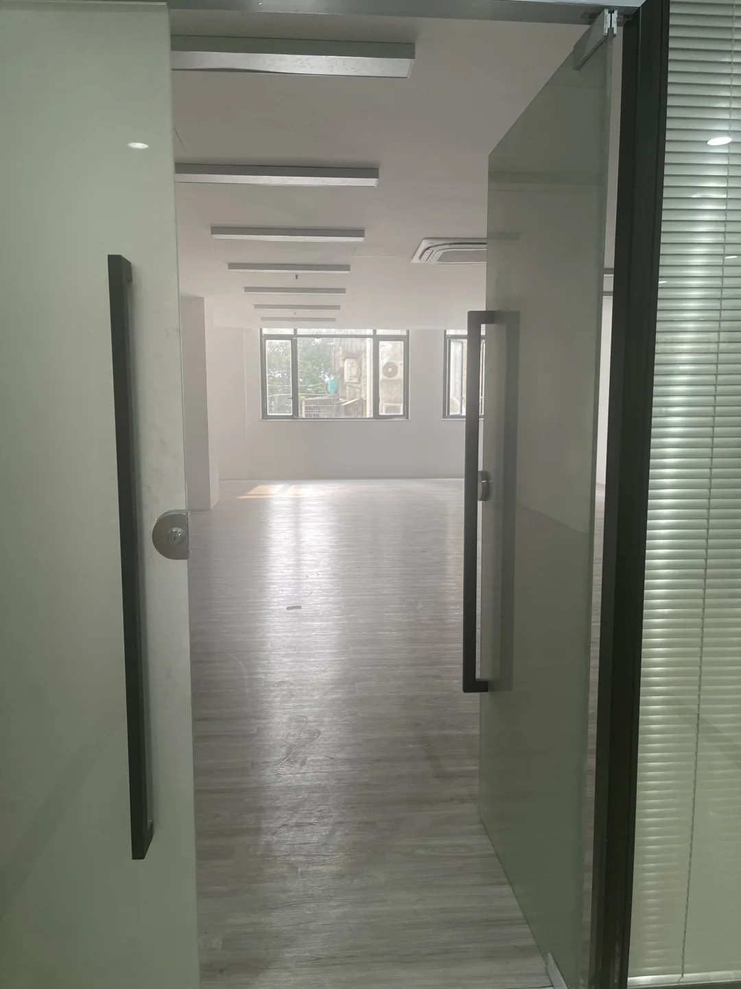🎯企业选址优选，这栋写字楼助力稳健发展✨