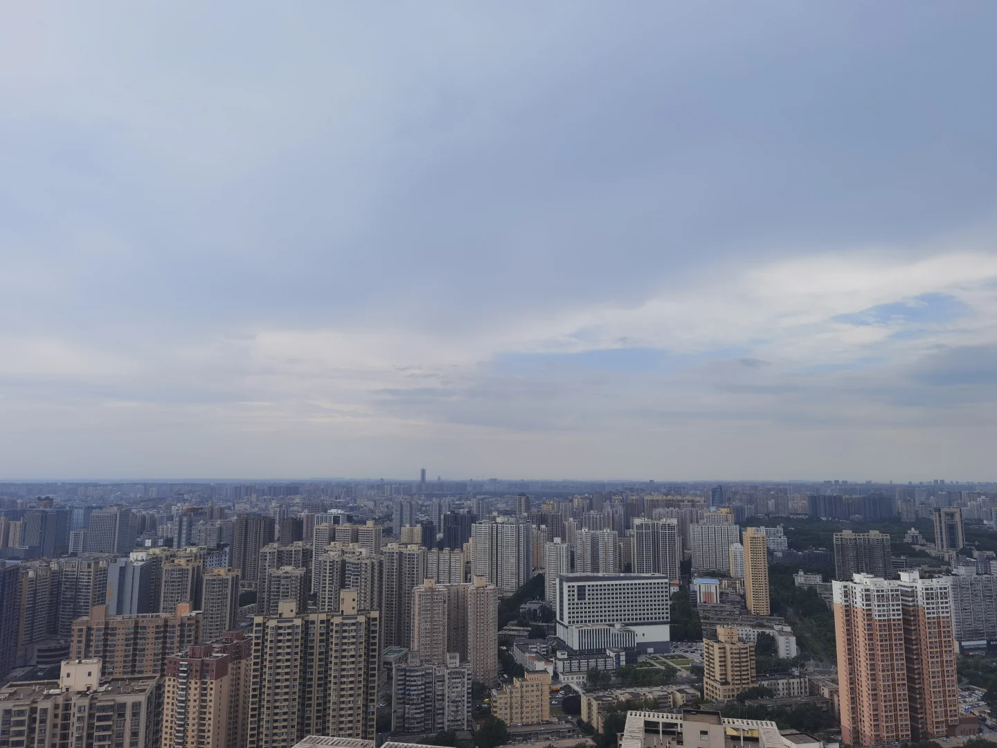 你是怎么看待当下房地产市场？