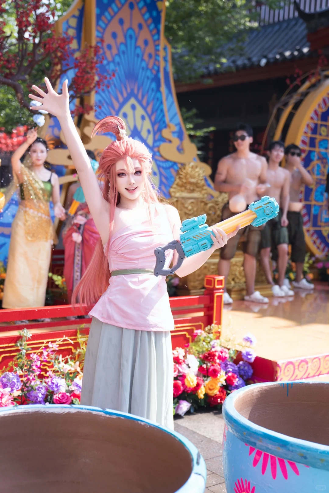小龙女也上岸来过泼水节咯💧