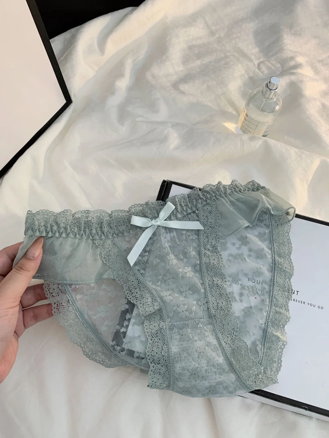 真的好有心机🖤高开叉蕾丝内裤也太会了吧