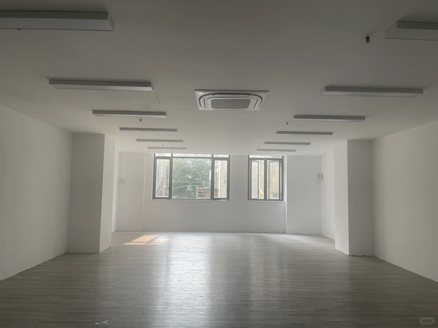 🎯企业选址优选，这栋写字楼助力稳健发展✨