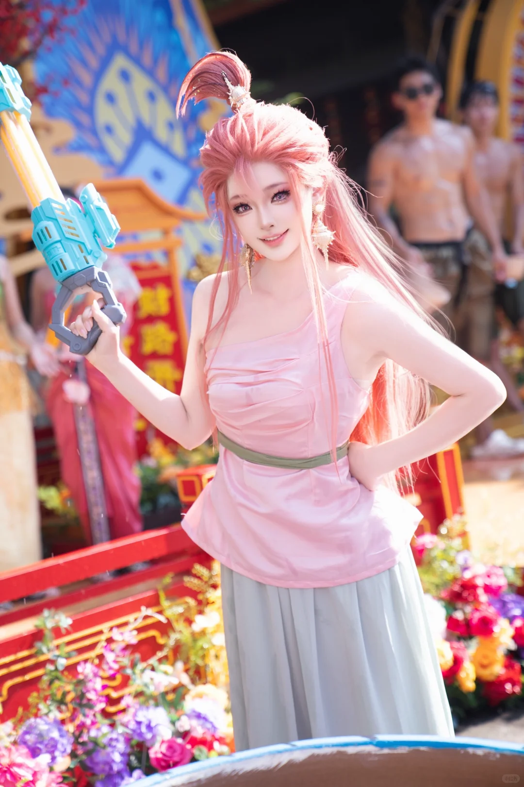 小龙女也上岸来过泼水节咯💧