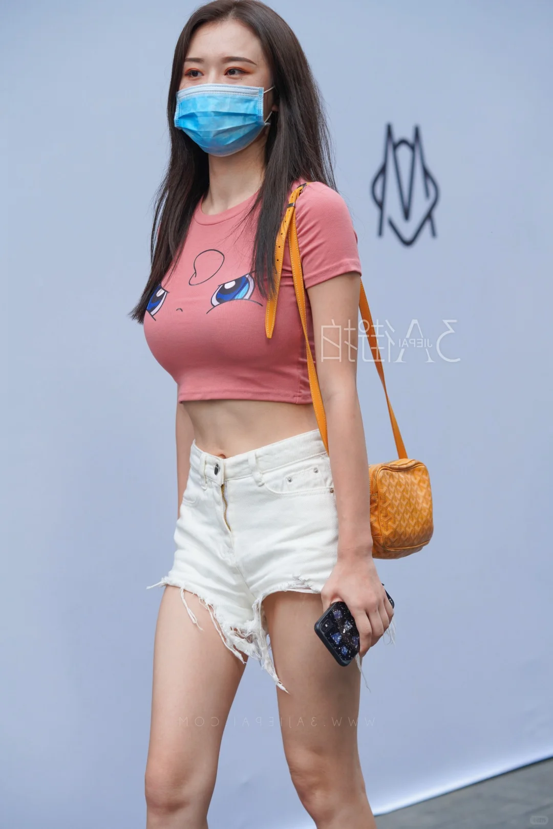 街拍美女：时尚的灵动精灵（昭模特）